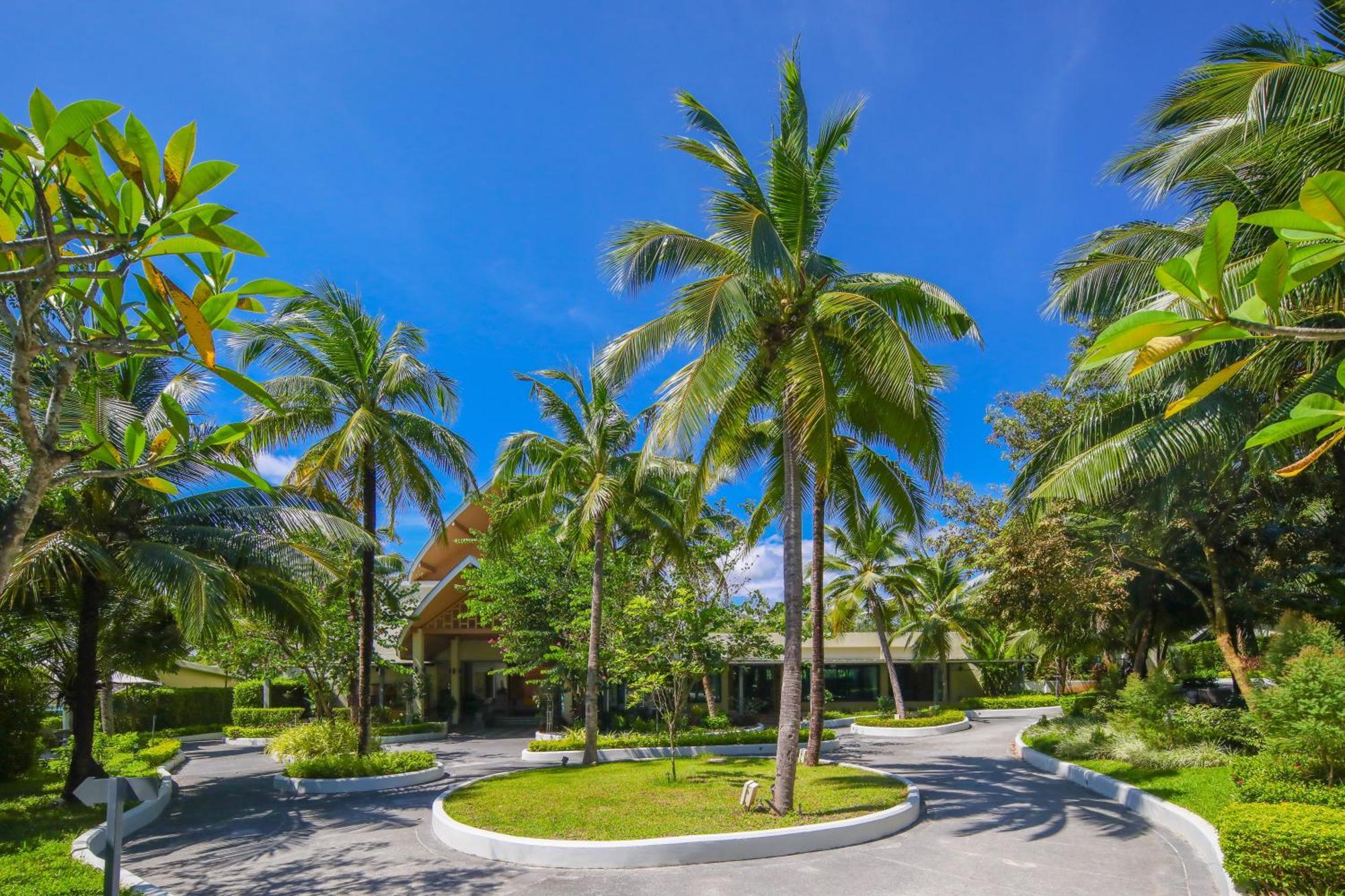 Craft Resort & Villas, Phuket Town Exterior foto The resort's main entrance