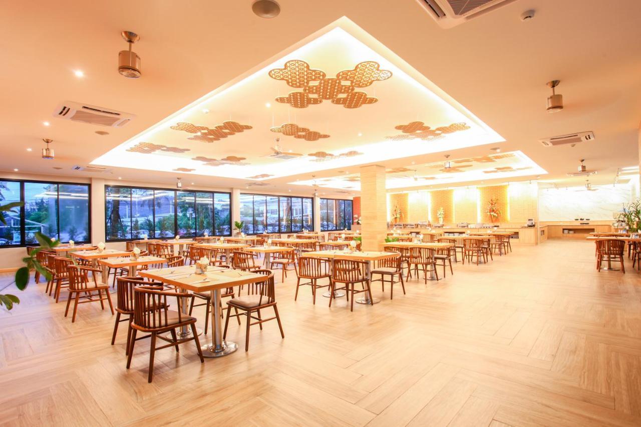 Craft Resort & Villas, Phuket Town Exterior foto The dining room